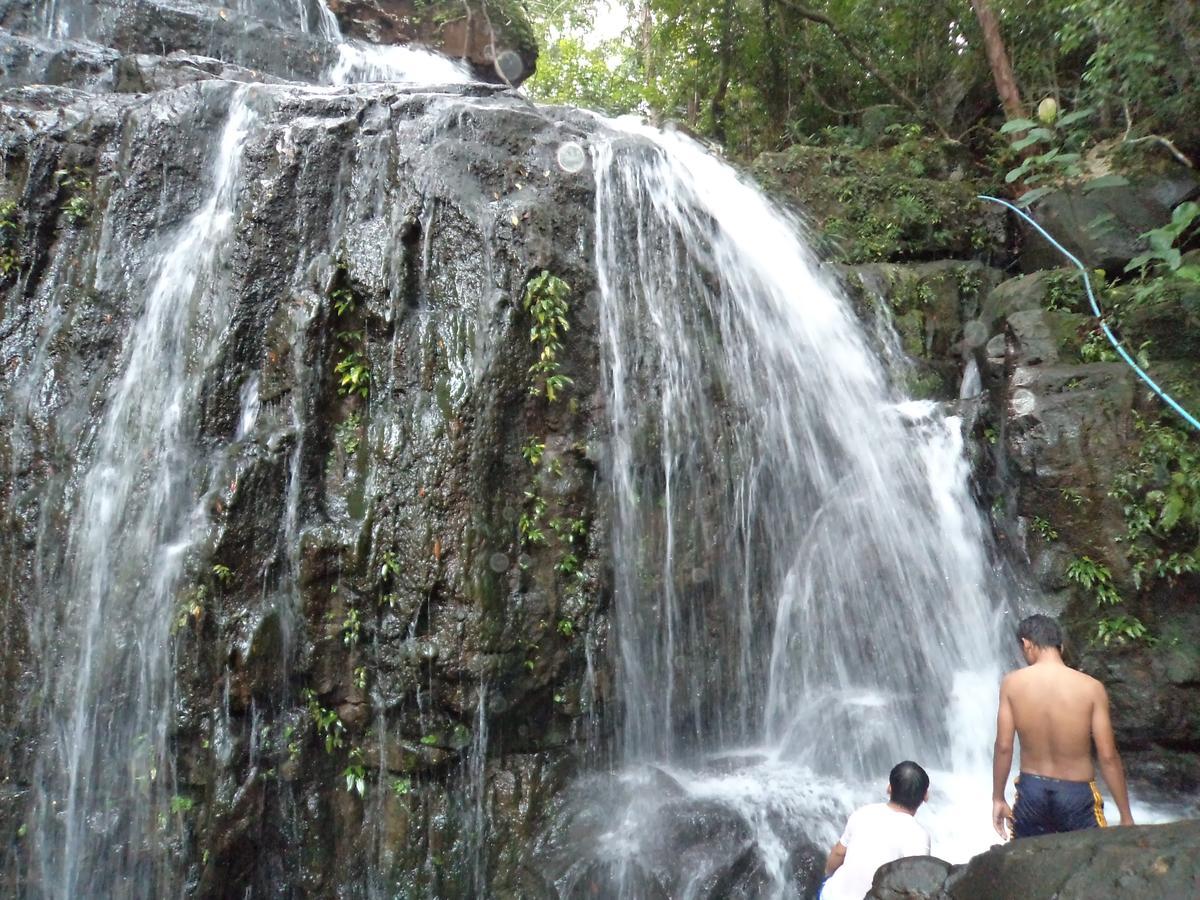 Angkor Chom Bungalows And Rooms Sok San Village Bagian luar foto